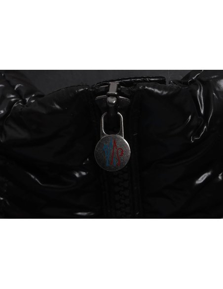 moncler solid color arm pocket down jacket,Moncler