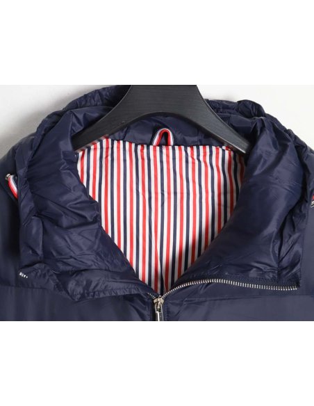 Thom Browne Thom Browne four-stripe short hooded down jacket,Thom Browne