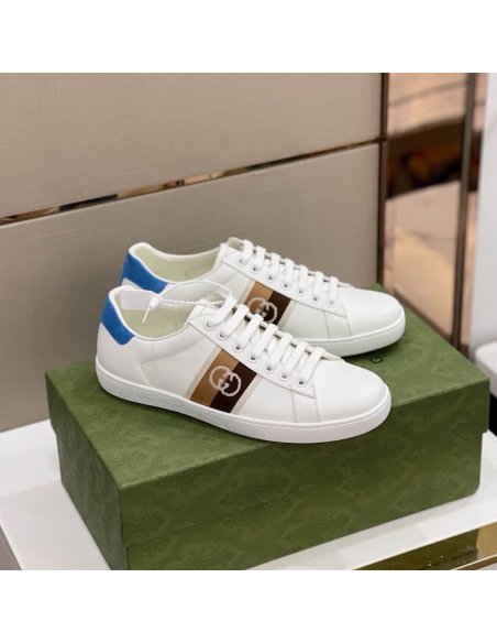 FashionStatement,GUCCI,IconicStyle,ItalianCraftsmanship,LuxuryFootwear,SNEAKER