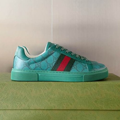 FashionStatement,GUCCI,IconicStyle,ItalianCraftsmanship,LuxuryFootwear,SNEAKER