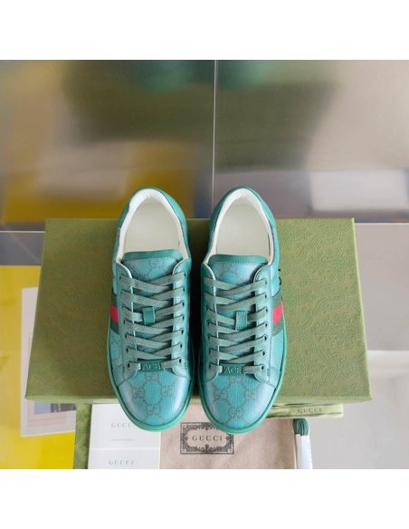 FashionStatement,GUCCI,IconicStyle,ItalianCraftsmanship,LuxuryFootwear,SNEAKER