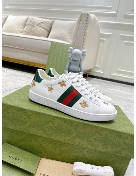 GUCCI,IconicStyle,ItalianCraftsmanship,LOW-TOP,LuxuryFootwear,SNEAKER