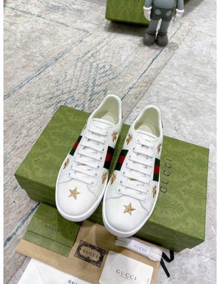 GUCCI,IconicStyle,ItalianCraftsmanship,LOW-TOP,LuxuryFootwear,SNEAKER