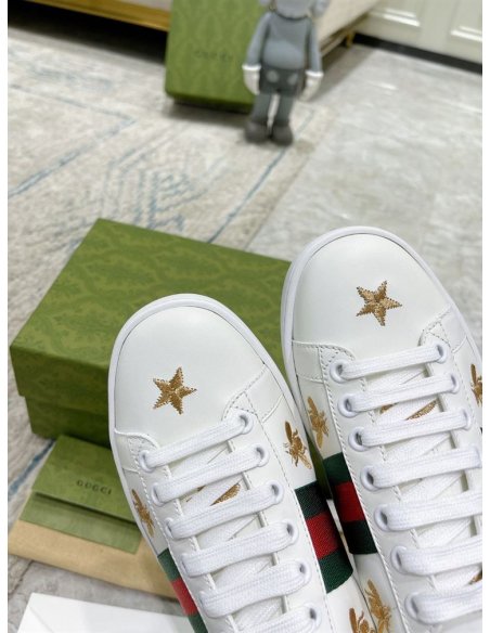 GUCCI,IconicStyle,ItalianCraftsmanship,LOW-TOP,LuxuryFootwear,SNEAKER