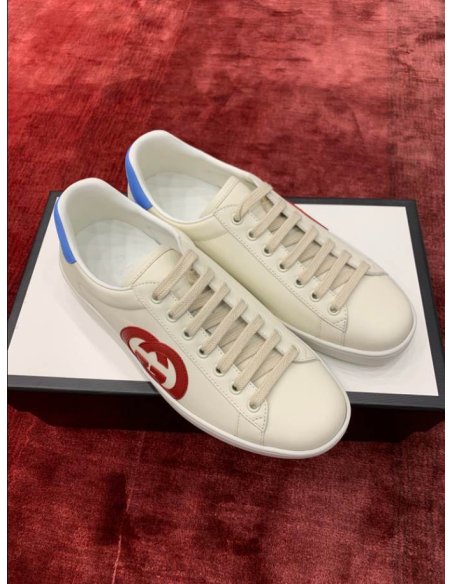 FashionStatement,GUCCI,IconicStyle,ItalianCraftsmanship,LuxuryFootwear,SNEAKER