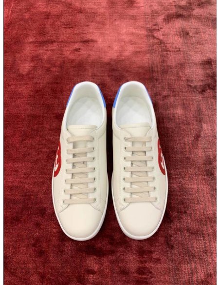 FashionStatement,GUCCI,IconicStyle,ItalianCraftsmanship,LuxuryFootwear,SNEAKER
