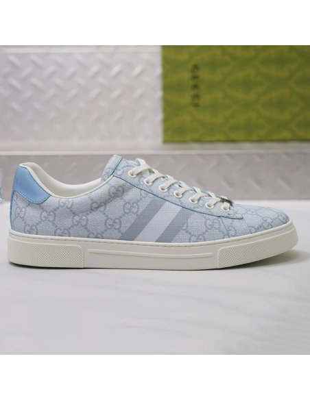 FashionStatement,GUCCI,IconicStyle,ItalianCraftsmanship,LuxuryFootwear,SNEAKER
