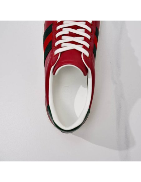 FashionStatement,GUCCI,IconicStyle,ItalianCraftsmanship,LuxuryFootwear,SNEAKER
