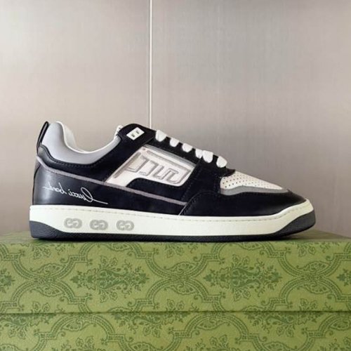 FashionStatement,GUCCI,IconicStyle,ItalianCraftsmanship,LuxuryFootwear,SNEAKER