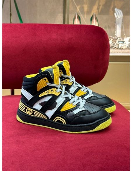 FashionStatement,GUCCI,IconicStyle,ItalianCraftsmanship,LuxuryFootwear,SNEAKER