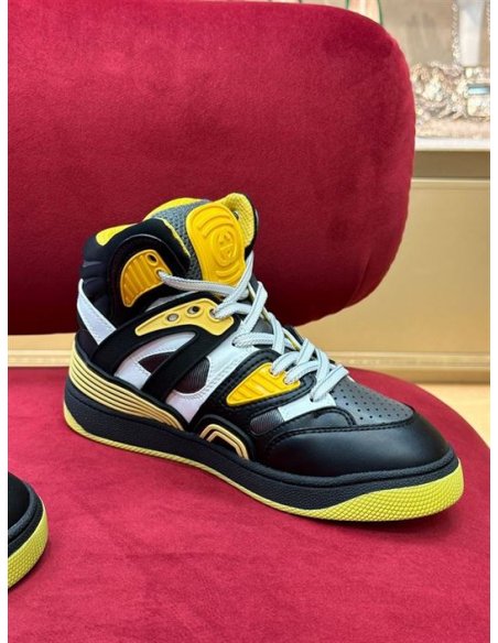 FashionStatement,GUCCI,IconicStyle,ItalianCraftsmanship,LuxuryFootwear,SNEAKER