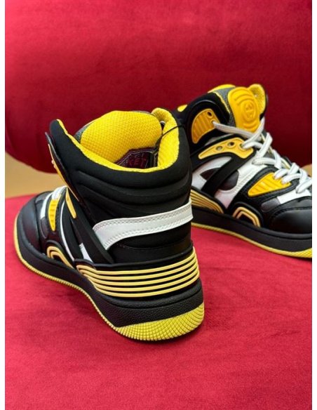 FashionStatement,GUCCI,IconicStyle,ItalianCraftsmanship,LuxuryFootwear,SNEAKER