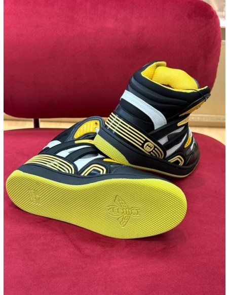 FashionStatement,GUCCI,IconicStyle,ItalianCraftsmanship,LuxuryFootwear,SNEAKER