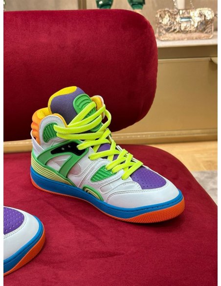 FashionStatement,GUCCI,IconicStyle,ItalianCraftsmanship,LuxuryFootwear,SNEAKER