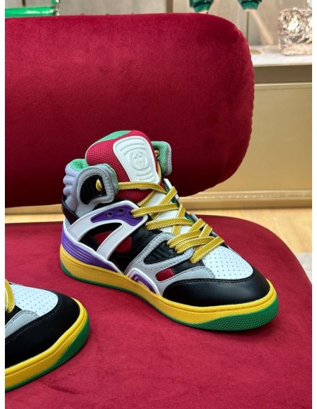 FashionStatement,GUCCI,IconicStyle,ItalianCraftsmanship,LuxuryFootwear,SNEAKER