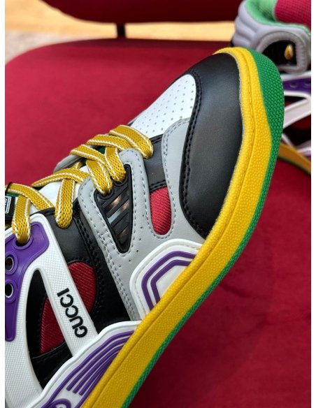 FashionStatement,GUCCI,IconicStyle,ItalianCraftsmanship,LuxuryFootwear,SNEAKER