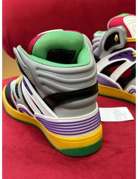 FashionStatement,GUCCI,IconicStyle,ItalianCraftsmanship,LuxuryFootwear,SNEAKER