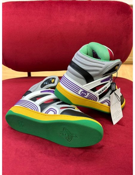 FashionStatement,GUCCI,IconicStyle,ItalianCraftsmanship,LuxuryFootwear,SNEAKER