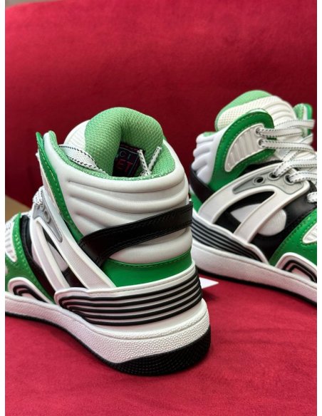 FashionStatement,GUCCI,IconicStyle,ItalianCraftsmanship,LuxuryFootwear,SNEAKER