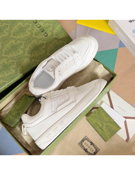 FashionStatement,GUCCI,IconicStyle,ItalianCraftsmanship,LuxuryFootwear,SNEAKER