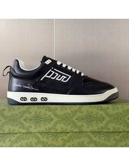 FashionStatement,GUCCI,IconicStyle,ItalianCraftsmanship,LuxuryFootwear,SNEAKER