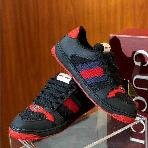 FashionStatement,GUCCI,IconicStyle,ItalianCraftsmanship,LuxuryFootwear,SNEAKER