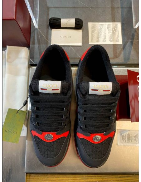 FashionStatement,GUCCI,IconicStyle,ItalianCraftsmanship,LuxuryFootwear,SNEAKER