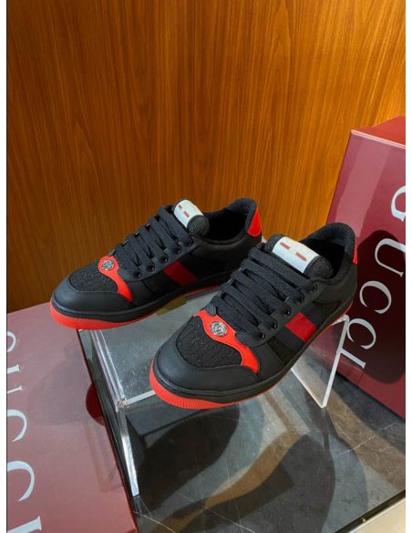 FashionStatement,GUCCI,IconicStyle,ItalianCraftsmanship,LuxuryFootwear,SNEAKER