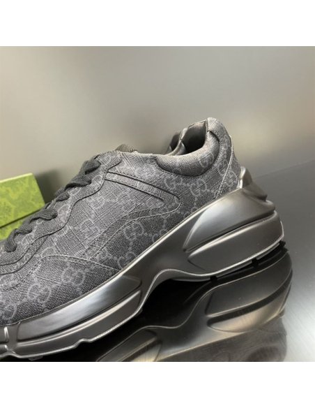FashionStatement,GUCCI,IconicStyle,ItalianCraftsmanship,LuxuryFootwear,SNEAKER