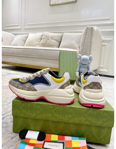 FashionStatement,GUCCI,IconicStyle,ItalianCraftsmanship,LuxuryFootwear,SNEAKER