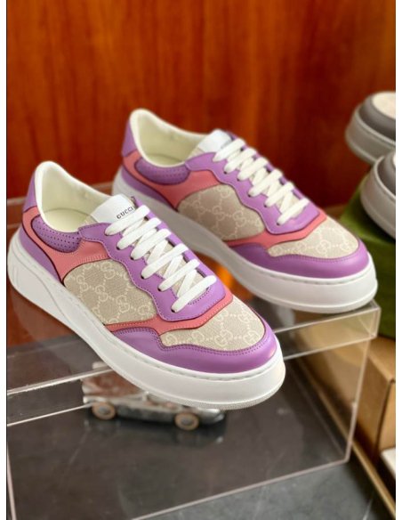 FashionStatement,GUCCI,IconicStyle,ItalianCraftsmanship,LuxuryFootwear,SNEAKER