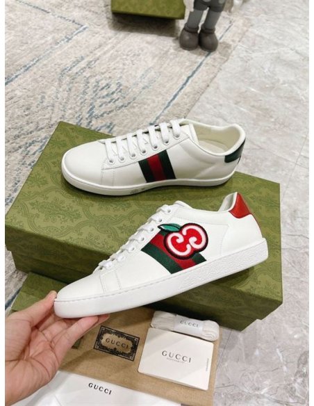 GUCCI,Lowtop,LuxuryFootwear,SNEAKER