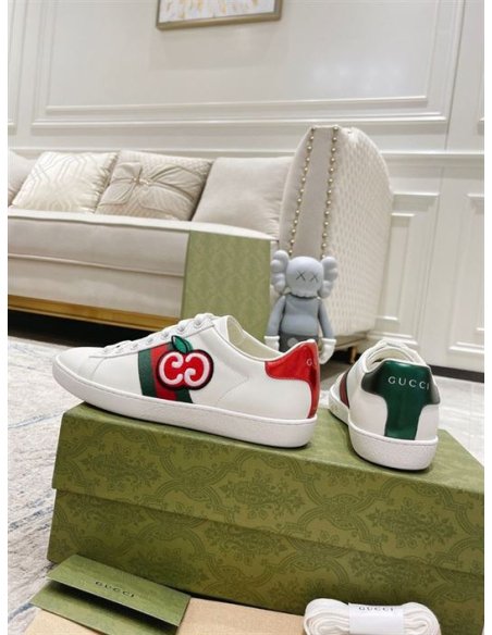 GUCCI,Lowtop,LuxuryFootwear,SNEAKER