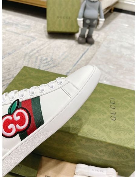 GUCCI,Lowtop,LuxuryFootwear,SNEAKER
