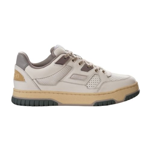 FashionStatement,GUCCI,IconicStyle,ItalianCraftsmanship,LuxuryFootwear,SNEAKER
