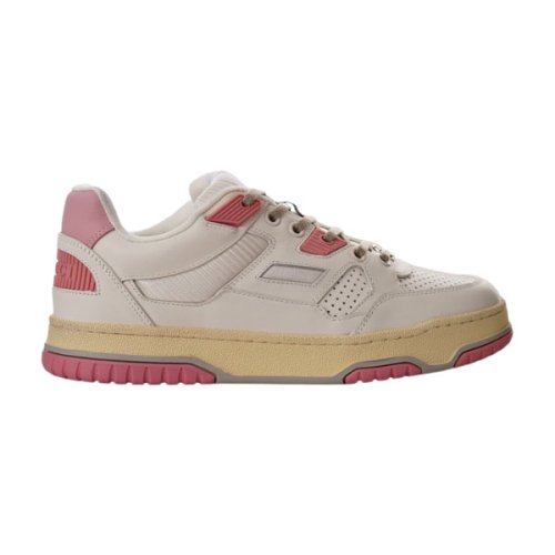 FashionStatement,GUCCI,IconicStyle,ItalianCraftsmanship,LuxuryFootwear,SNEAKER