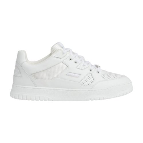 FashionStatement,GUCCI,IconicStyle,ItalianCraftsmanship,LuxuryFootwear,SNEAKER