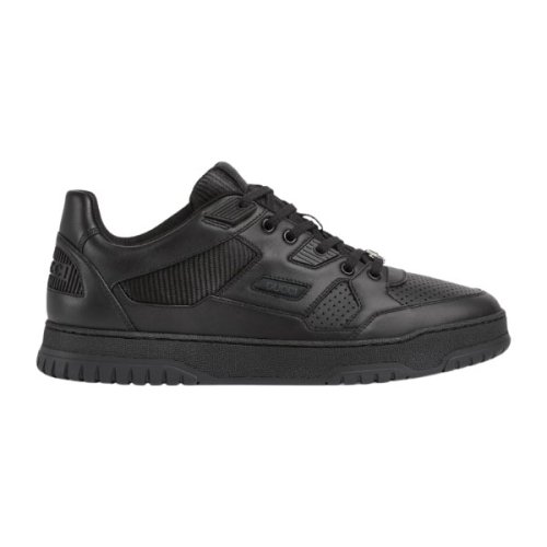 FashionStatement,GUCCI,IconicStyle,ItalianCraftsmanship,LuxuryFootwear,SNEAKER