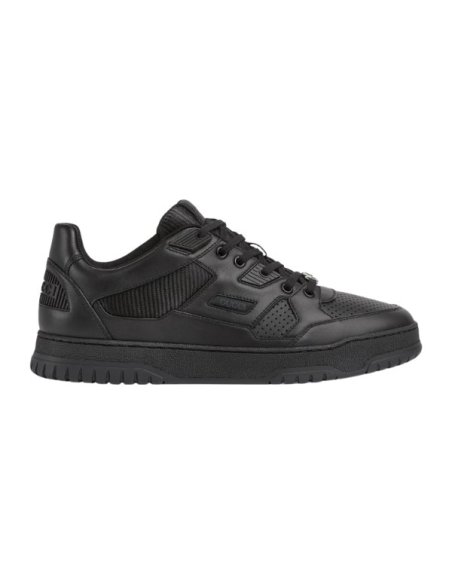 FashionStatement,GUCCI,IconicStyle,ItalianCraftsmanship,LuxuryFootwear,SNEAKER