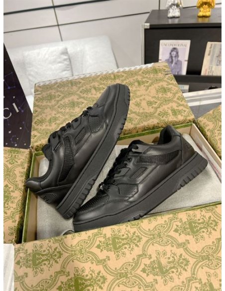 FashionStatement,GUCCI,IconicStyle,ItalianCraftsmanship,LuxuryFootwear,SNEAKER