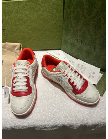 FashionStatement,GUCCI,IconicStyle,ItalianCraftsmanship,LuxuryFootwear,SNEAKER