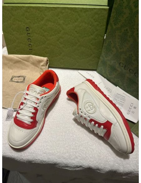 FashionStatement,GUCCI,IconicStyle,ItalianCraftsmanship,LuxuryFootwear,SNEAKER