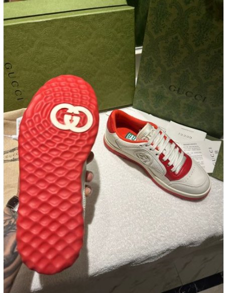 FashionStatement,GUCCI,IconicStyle,ItalianCraftsmanship,LuxuryFootwear,SNEAKER