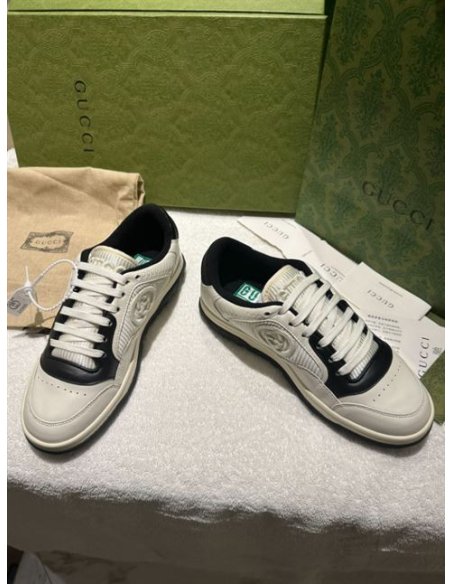 FashionStatement,GUCCI,IconicStyle,ItalianCraftsmanship,LuxuryFootwear,SNEAKER