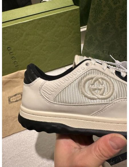 FashionStatement,GUCCI,IconicStyle,ItalianCraftsmanship,LuxuryFootwear,SNEAKER