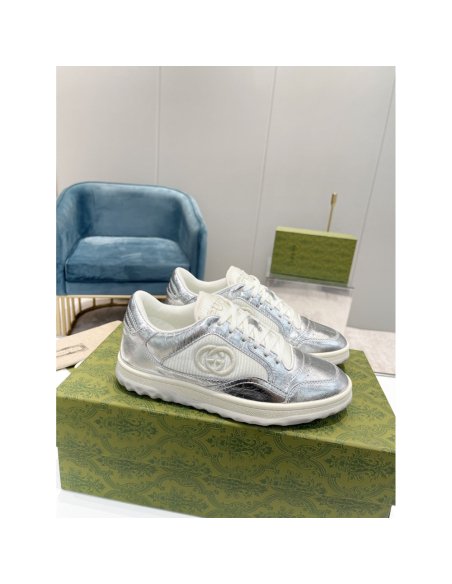 FashionStatement,GUCCI,IconicStyle,ItalianCraftsmanship,LuxuryFootwear,SNEAKER