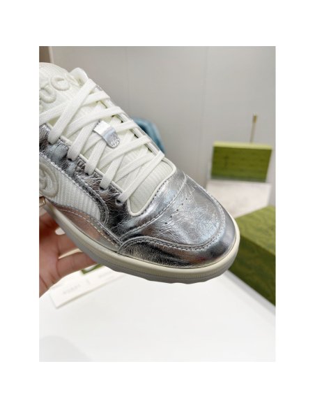 FashionStatement,GUCCI,IconicStyle,ItalianCraftsmanship,LuxuryFootwear,SNEAKER