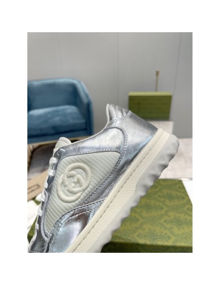 FashionStatement,GUCCI,IconicStyle,ItalianCraftsmanship,LuxuryFootwear,SNEAKER