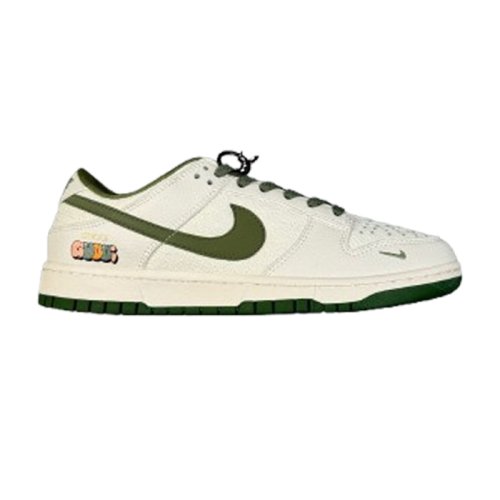 FashionStatement,GUCCI,IconicStyle,ItalianCraftsmanship,LuxuryFootwear,SNEAKER