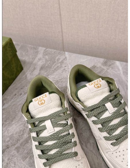 FashionStatement,GUCCI,IconicStyle,ItalianCraftsmanship,LuxuryFootwear,SNEAKER